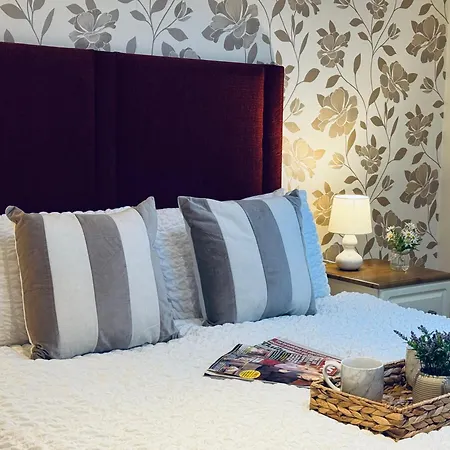 Pears - 1 Bedroom - Sleeps 2 Apartment