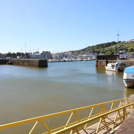 Pears - 1 Bedroom - Sleeps 2 *