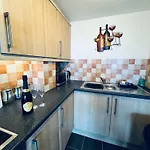 Pears - 1 Bedroom - Sleeps 2 아파트
