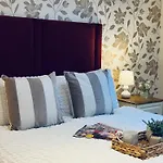 Pears - 1 Bedroom - Sleeps 2 아파트