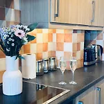 Pears - 1 Bedroom - Sleeps 2 아파트 화이트헤이븐